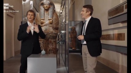 L'augurio di buone feste di Alberto Angela al Museo Egizio