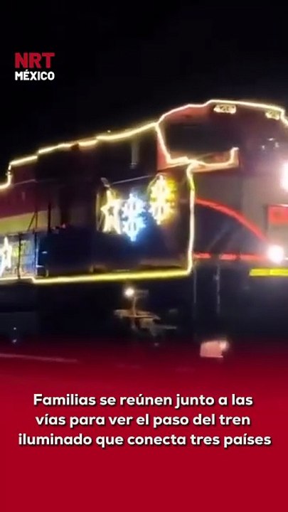 🎄🚆 El tren decorado de la empresa Canadian Pacific Kansas City (CPKC), que conecta Canadá, Estados Unidos y México, ha sido visto en estos días cruzando por Acámbaro.