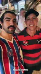 Ator famoso aparece com camisa do tricolor baiano em Morro de São Paulo  “Bora Bahia minha poha”