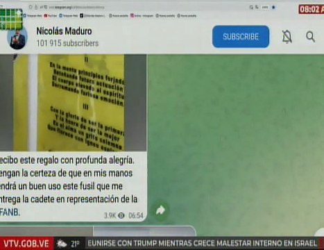 Presidente Nicolás Maduro recibió fusil de alto calibre como presente institucional de la FANB