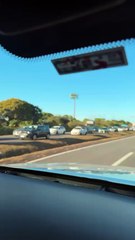 Trânsito intenso provoca engarrafamento na BA-099 entre Itacimirim e Salvador nesta sexta-feira (26); assista