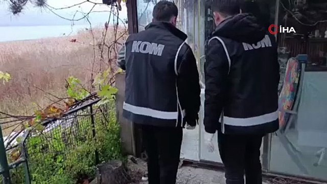 Evini alkol imalathanesine çevirmiş