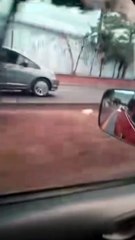 Conductor fue expuesto manejando en contravía a alta velocidad en el anillo periférico