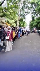 Ratusan Warga Antre Sejak Pagi, Bandung Zoo Gratiskan Tiket Libur Natal dan Tahun Baru 2026