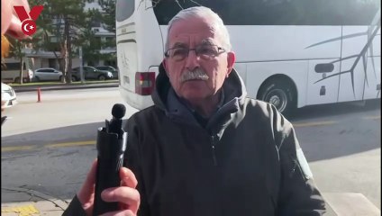 Koç, "Türkiye, tarihinin en büyük saldırılarından biriyle karşı karşıya. Milli birliği, devletimizin bütünlüğünü korumak için Atatürk bütün milleti birleştiren, kaynaştıran ideal. O nedenle Anıtkabir'e bugün çok sayıda insanın gelmesi bu tavrın açıkça ifa