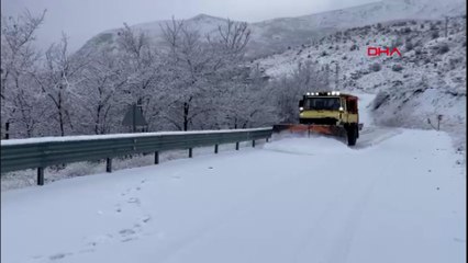 Elazığ’da kar yağışı: 23 köy yolu ulaşıma kapandı
