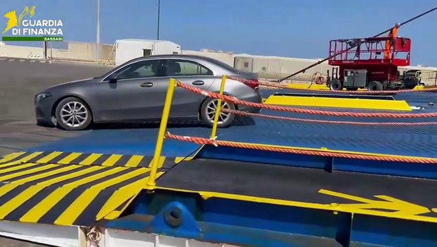 Sbarca a Porto Torres con quattro chili di cocaina nascosta nel portabagagli, arrestata una spagnola