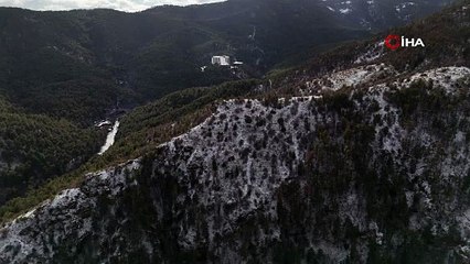 Kızılcahamam’da kar yağışı etkili oldu: Soğuksu Milli Parkı’nda kartpostallık manzaralar oluştu