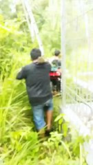 bro dan bre sedang gotong royong tapi malah ada kejadian tak terduga si bre malah terjungkal
