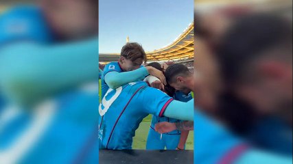 'Sen bir çılgınsın kardeşim' Semih Kılıçsoy'un attığı gole takım arkadaşı inanamadı!