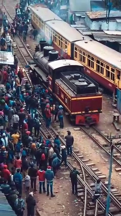 Kalka–Shimla Toy Train के हर curve, सुरंग और bridge ने दिल जीत लिया 💚_Full-HD_60fps