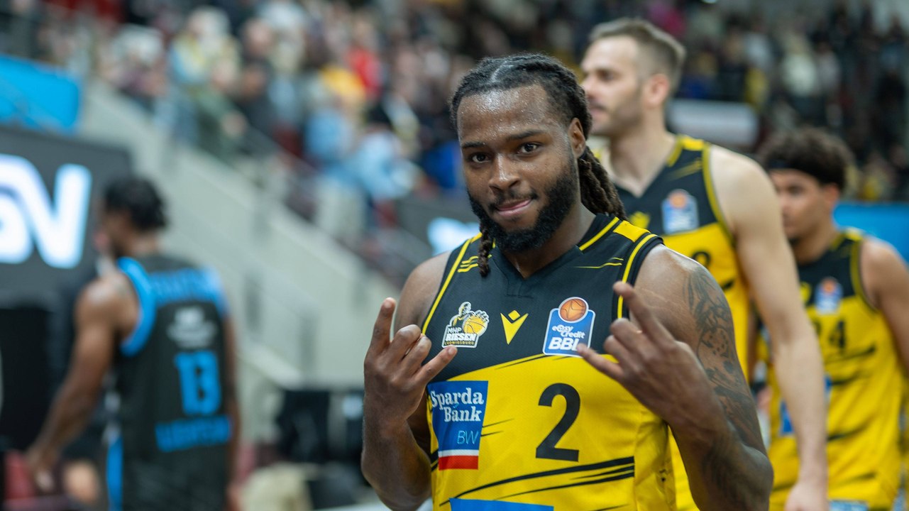 Buchanan-Dreier eiskalt: Ludwigsburg zittert sich gegen Jena zum Sieg