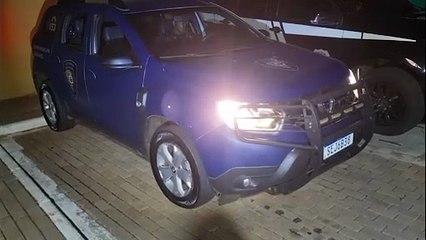 Homem não aceita fim de relacionamento, bate na ex, supostamente toma veneno e foge com o filho