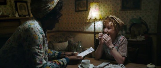 Une Robe pour Mrs Harris - Extrait #1 [VF|HD1080p]