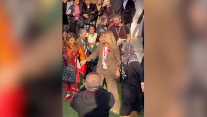 'Başörtüsü var diye elini tutmadı' iddiası Gülben'i çileden çıkardı