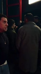 Γιώργος Μαζωνάκης: Βγήκε έξω από το νυχτερινό κέντρο & χαιρέτησε τον κόσμο πριν την εμφάνισή του!