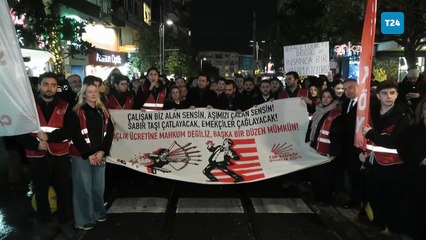 CHP Kadıköy Gençlik Kolları, Kadıköy’de asgari ücreti protesto etti: Asgari ücret sadaka değil, haktır