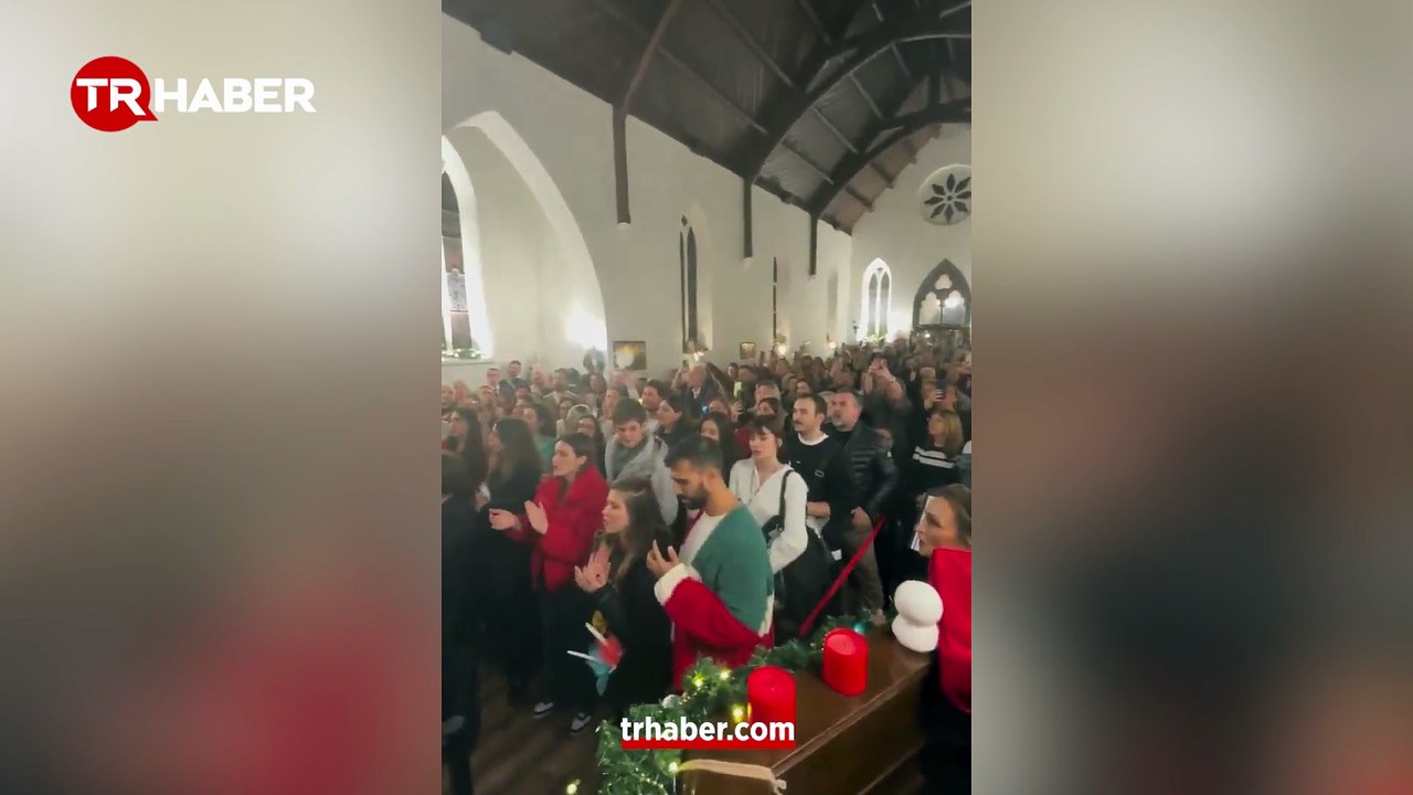 Bu kadarı da pes dedirtti! Kemalistlerden Kadıköy'de büyük skandal: İzmir Marşı'yla Noel ayini