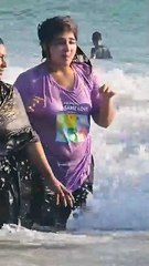 সমুদ্রে গোসলের আসল আনন্দ। Cox's Bazar sea beach swimming video #beach #shortsfeed #shorts #viral