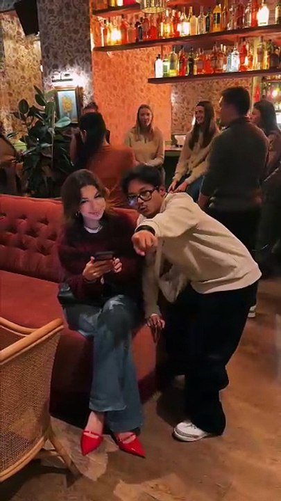 Mon pote te trouve trop charmant, j'te préviens !