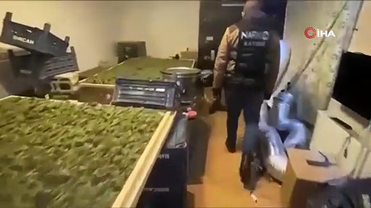 Bakan Yerlikaya: "Uyuşturucu satıcılarına yönelik düzenlenen operasyonlarda 354,5 kilogram uyuşturucu madde ile 647 bin 798 uyuşturucu hap ele geçirdik"