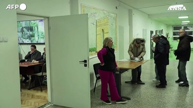 Urne aperte, in Kosovo si vota per le parlamentari anticipate