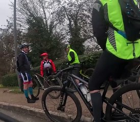 Vidéo VTT Comment transformer une séance VTT en atelier mécanique venez au CCO 🤣