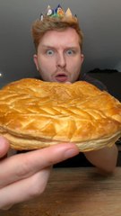 Toutes les galettes Pasquier qui existent 😍✨Entre les galettes feuilletées à la frangipane, au chocolat, à la pomme,et les couronnes briochées au sucre, au chocolat ou au caramel 💪✨Moi perso, j’ai eu 4 Zibou et 2 Loups 😅Et toi ?