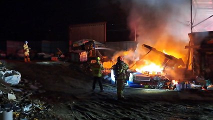 강원 횡성 폐기물 처리업체 화재...2천만 원 피해 / YTN