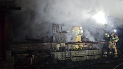 강원 영월 주택 화재로 1명 연기 흡입...아궁이 불티 추정 / YTN