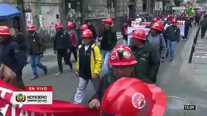 Benefician con detención domiciliaria a los tres mineros que pagaban a movilizados en La Paz