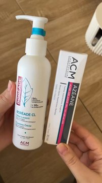 Je teste pour la première fois la routine peau nette du Laboratoire ACM !Un combo nettoyant + soin anti-taches que j'intègre dans ma routine pour une peau plus uniforme, douce et éclatante.*produits offerts