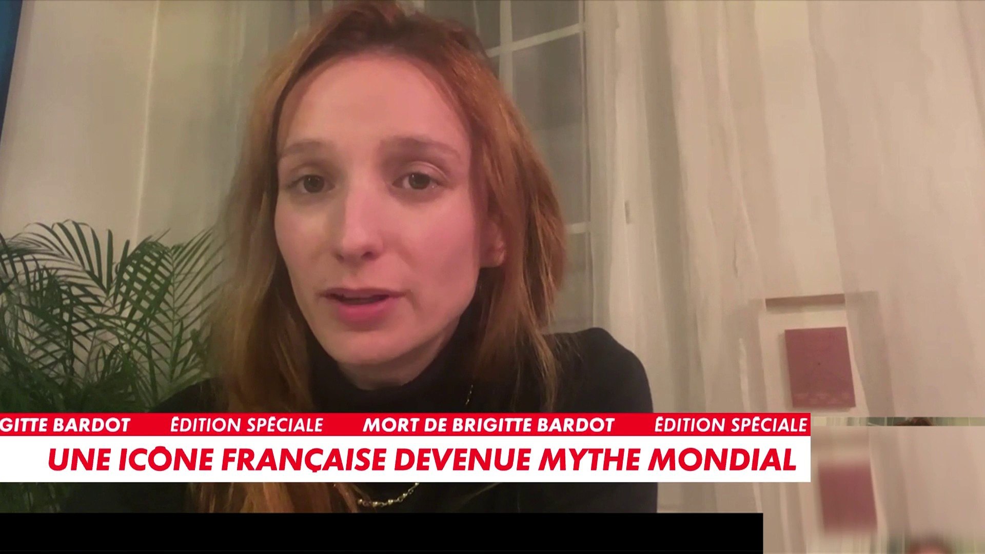 Noen bilder av Brigitte Bardot i Cannes, 1953, med Kirk Douglas som  gjestestjerne : r/classicfilms, image size:1920x1080