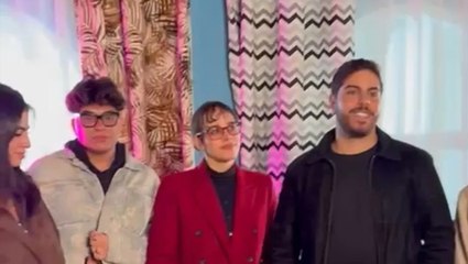 بإطلالة غريبة نور عمرو دياب تدعم صديقها في أولى أغانيه "جمال عنيها"