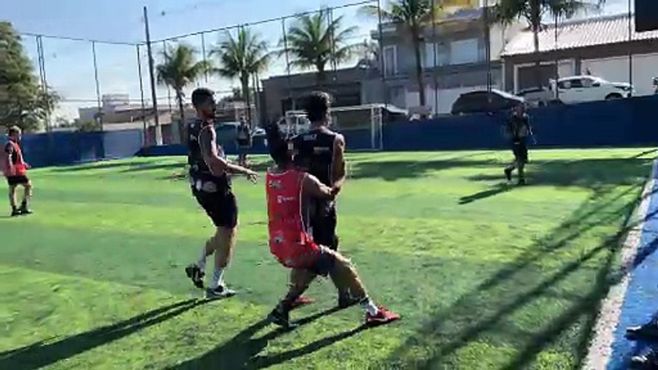 VERMELHO X PRETO