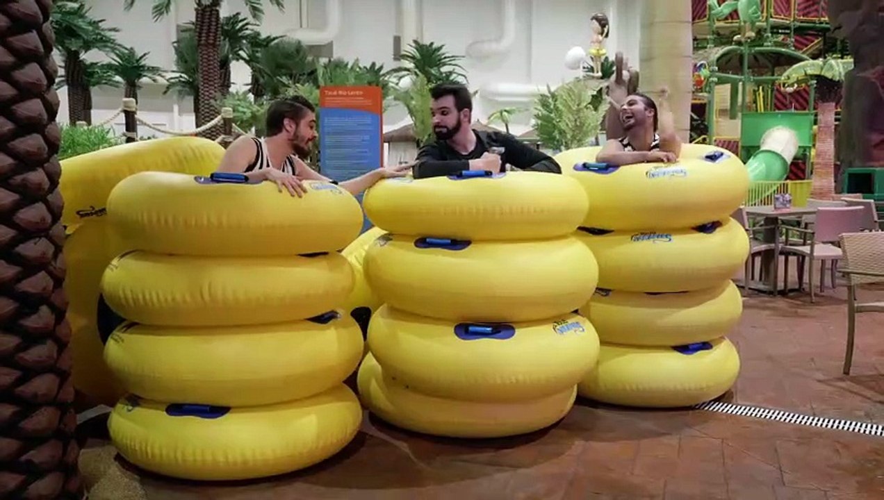 {A Familia Craft em O Impostor} 2021 - Após irem a um afesta onde uma de suas amigas está usando um bracelete de valor inestimável e que pertence a antiga civilização maia.