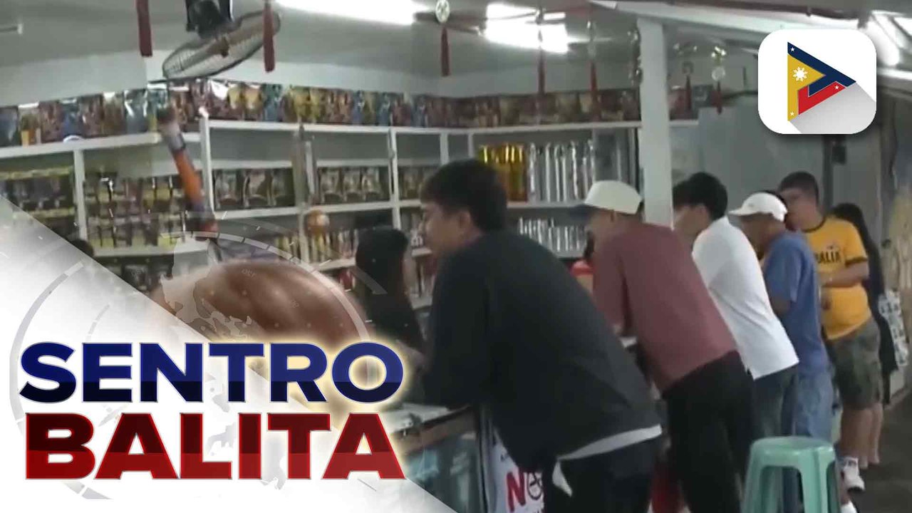 Mga bumibili ng paputok sa Bocaue, Bulacan, dagsa na; presyo ng paputok at pailaw, inaasahang tataas pa | ulat ni Patrick de Jesus