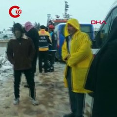 Otomobil sulama kanalına düştü; baba ve 3 çocuğu aranıyor