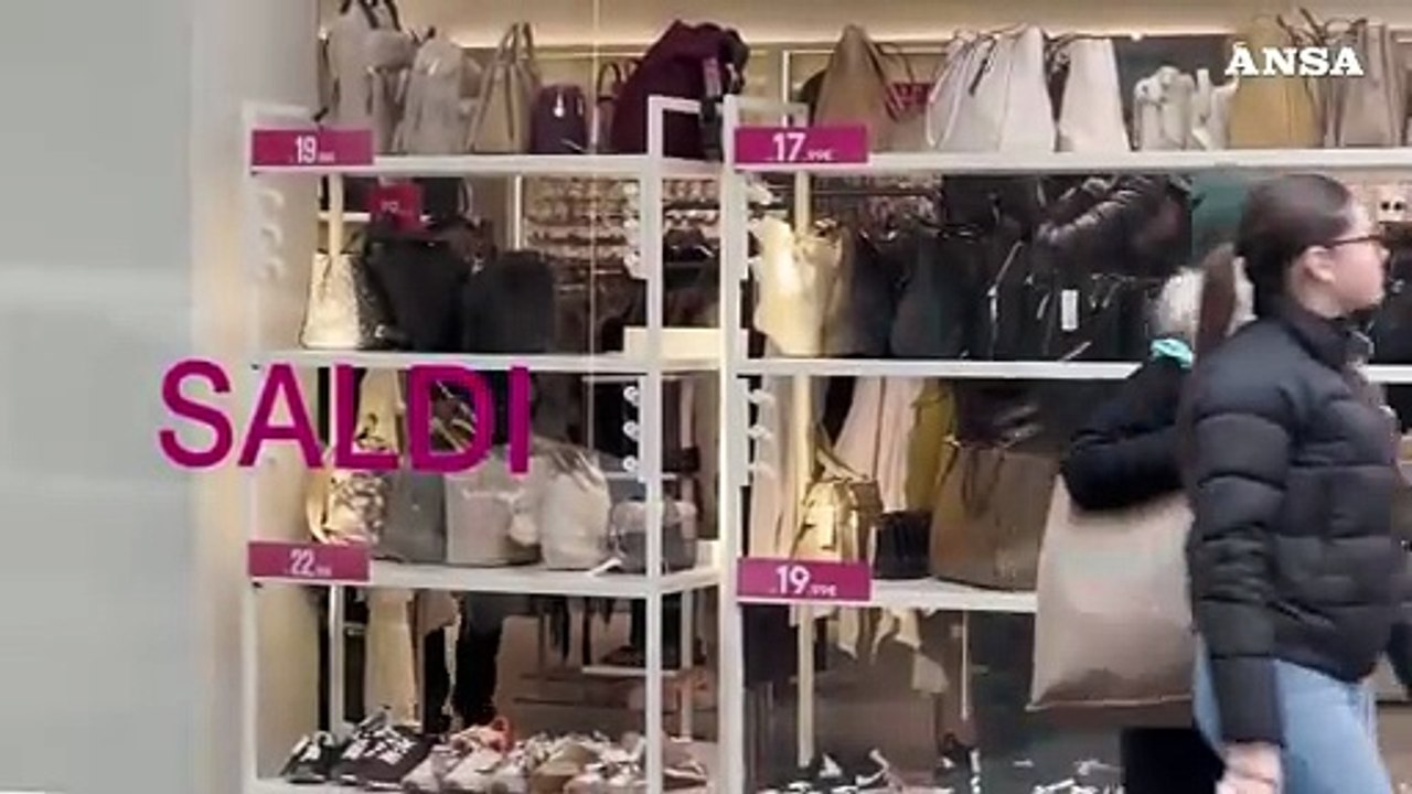 Dal 3 gennaio al via i saldi invernali, il fatturato stimato e' di 6 miliardi di euro