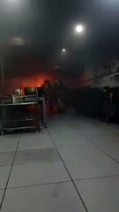 Incêndio atinge cozinha industrial que abastece hospitais em Barbacena (MG)