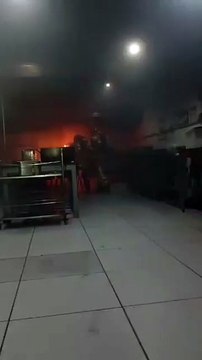 Incêndio atinge cozinha industrial que abastece hospitais em Barbacena (MG)