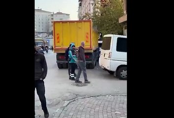 CHP zulmüne karşı “Direne direne Kazanacağız” Kadıköy’de emekçiye baskın!