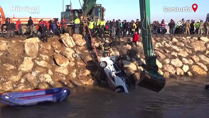 Sulama kanalına düşen otomobildeki 4 kişiden 3'ünün cesedine ulaşıldı