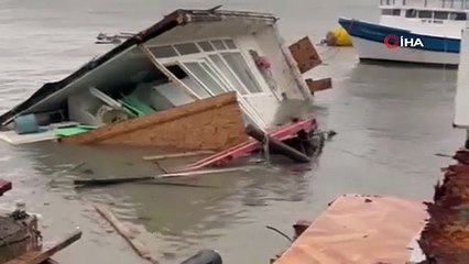Sinop’ta şiddetli fırtına, balıkçı barınağına zarar verdi