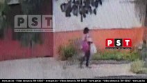 Mujer abandona a su bebé en la vía publica