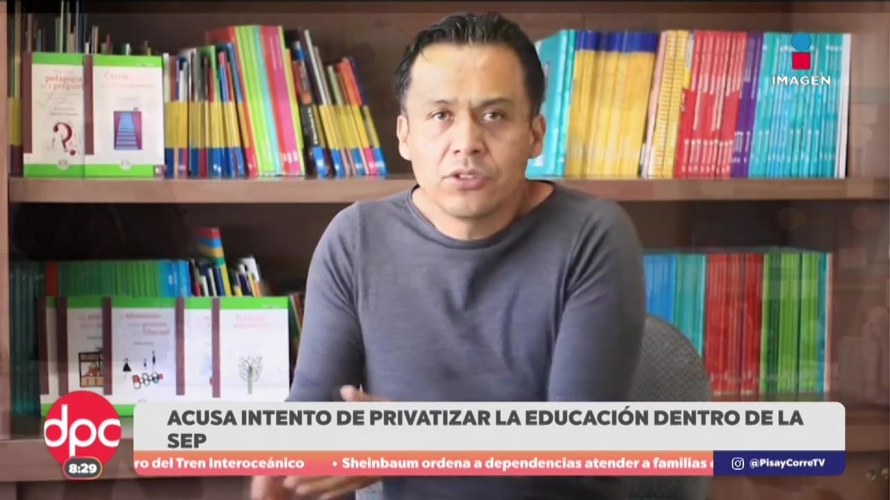 Marx Arriaga lanza dura crítica al sistema educ...
