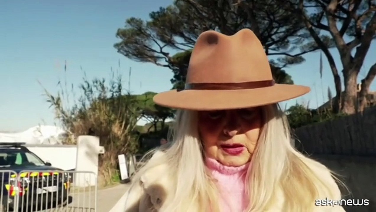 Brigitte Bardot, fan in lacrime a Saint-Tropez...