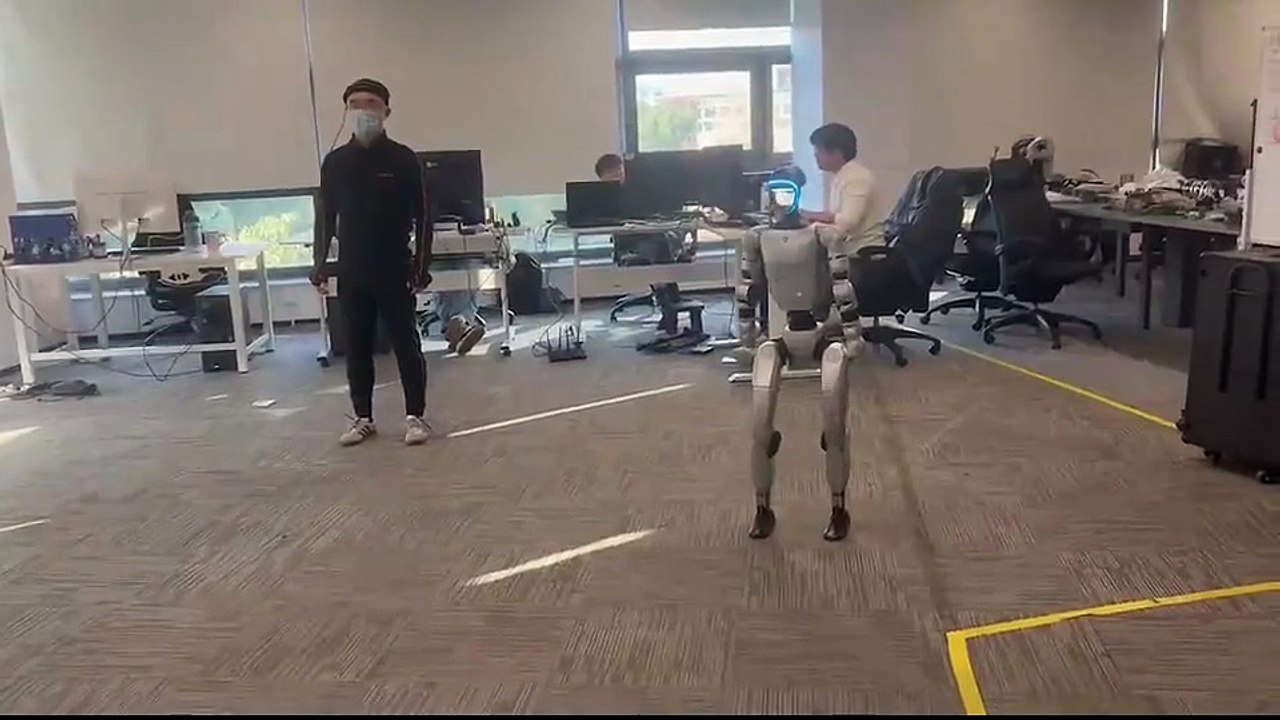 Robot Nutshot