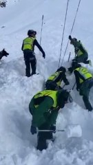 Las labores de rescate de la Guardia Civil tras el alud en Huesca