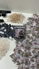 BATALHÃO PATAMO APREENDE 03 ARMAS DE FOGO E VASTA QUANTIDADE DE MATERIAIS ENTORPECENTES DURANTE OP. DOMINUS AREAE